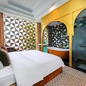  Hotel Secret Garden